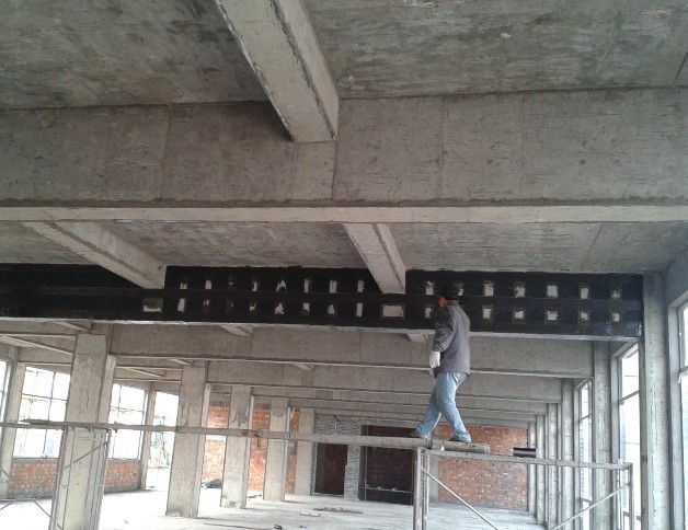 結(jié)構(gòu)梁碳纖維加固